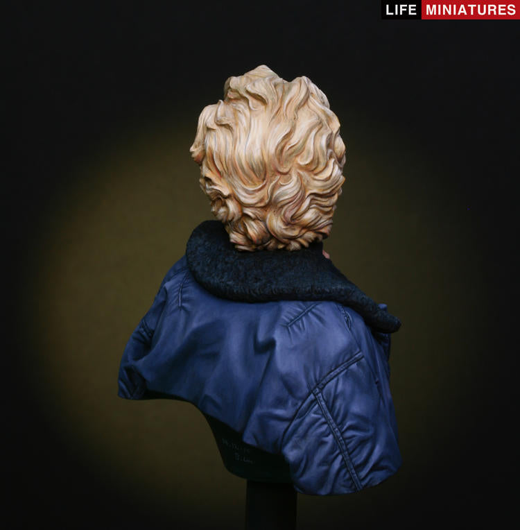 Life miniatures 'Bye Bye Baby' Marilyn Monroe in Korea for her USO tour 1954 BUST