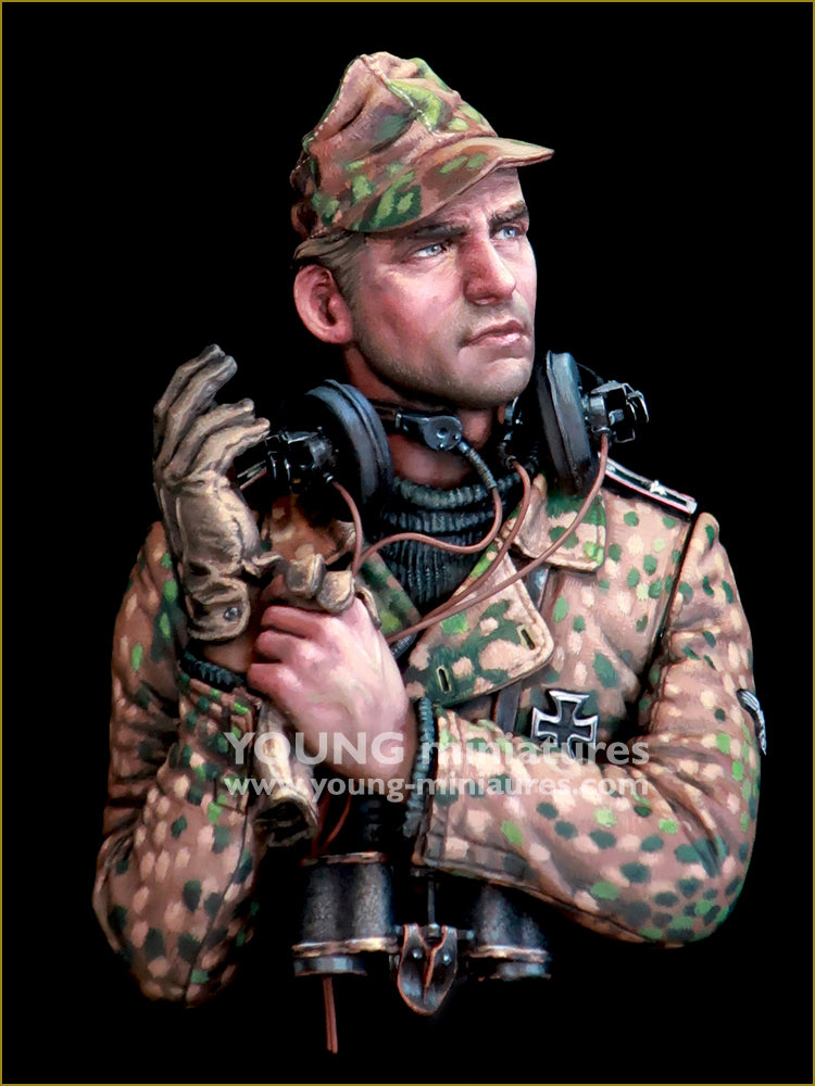 Young Miniatures SS Panzer Offier WWII 1/10 Bust Resin YM18100 BUST