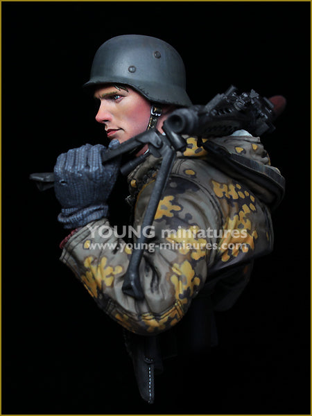 Young Miniatures German Machine Gunner Eastern Front WWII 1/10 Bust Resin YM1882 BUST