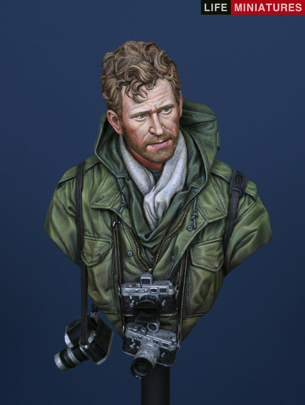 Life miniatures War photographer, Vietnam war 1971 BUST