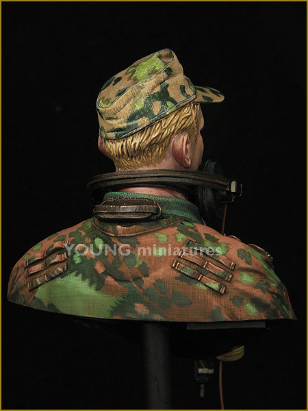Young Miniatures German WAFFEN SS Panzer Officer WWII  1/10 Bust Resin YM1851 BUST
