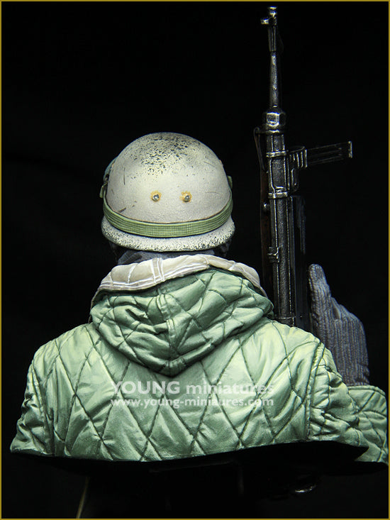 Young Miniatures German Fallschirmjäger Eastfront 1943  1/10 Bust Resin YM1874 BUST
