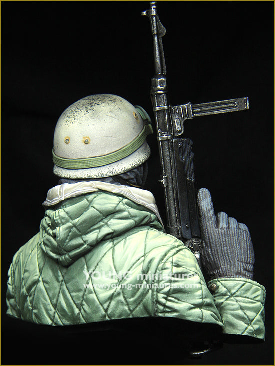 Young Miniatures German Fallschirmjäger Eastfront 1943  1/10 Bust Resin YM1874 BUST