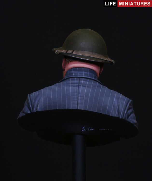 Life miniatures "Never Surrender" British Prime Minister Winston Churchill BUST