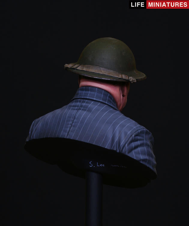 Life miniatures "Never Surrender" British Prime Minister Winston Churchill BUST