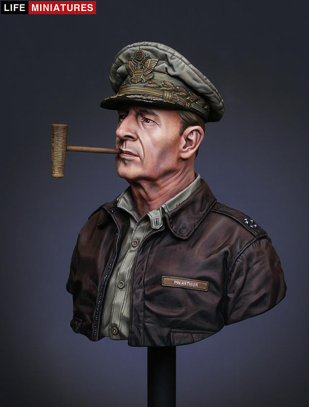 Life miniatures U.N. supreme commander Gen. Douglas MacArthur BUST