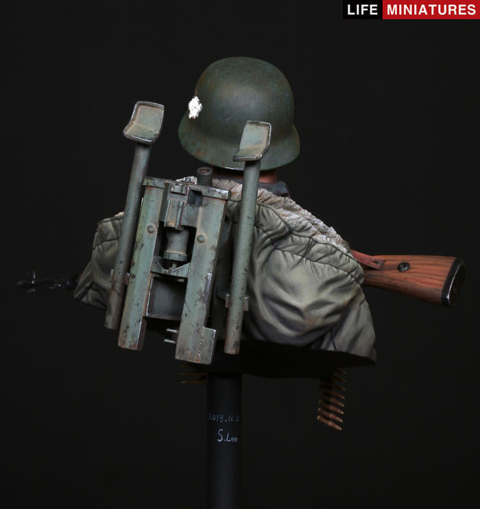 Life miniatures MG42 Tripod Carrier, Totenkopf Division, Kharkov 1943 BUST