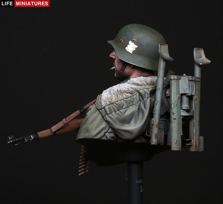 Life miniatures MG42 Tripod Carrier, Totenkopf Division, Kharkov 1943 BUST