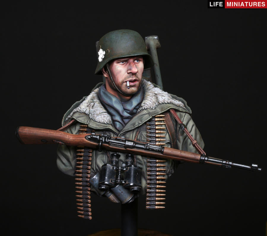 Life miniatures MG42 Tripod Carrier, Totenkopf Division, Kharkov 1943 BUST