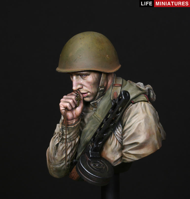 Life miniatures 'On The Edge of No Man's Land' WW2 Young Red Army Infantryman, Battle of Kursk BUST