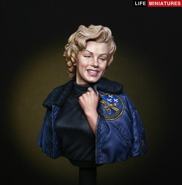 Life miniatures 'Bye Bye Baby' Marilyn Monroe in Korea for her USO tour 1954 BUST