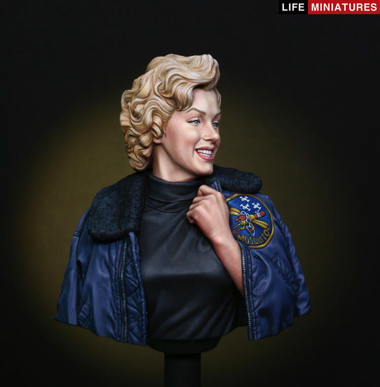 Life miniatures 'Bye Bye Baby' Marilyn Monroe in Korea for her USO tour 1954 BUST
