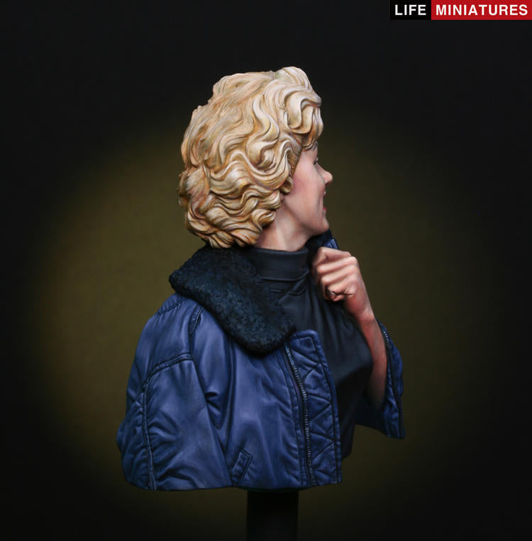 Life miniatures 'Bye Bye Baby' Marilyn Monroe in Korea for her USO tour 1954 BUST