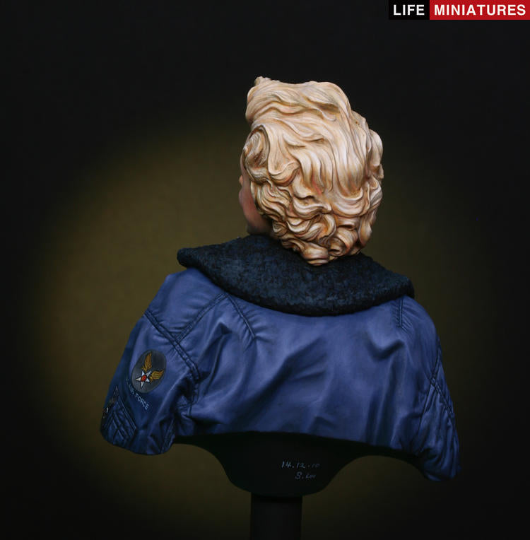 Life miniatures 'Bye Bye Baby' Marilyn Monroe in Korea for her USO tour 1954 BUST
