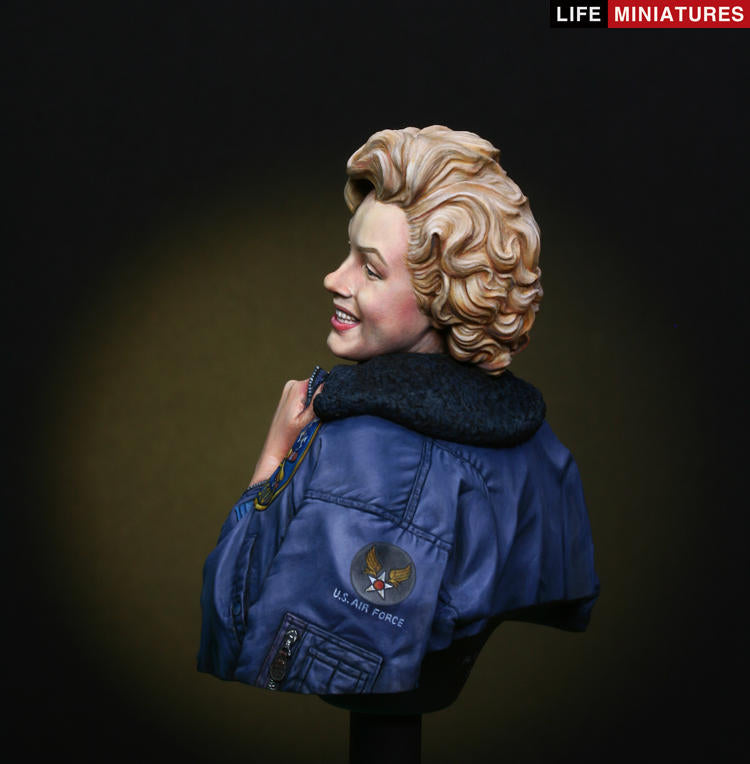 Life miniatures 'Bye Bye Baby' Marilyn Monroe in Korea for her USO tour 1954 BUST