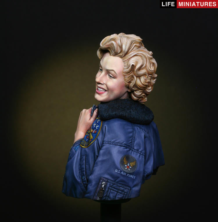 Life miniatures 'Bye Bye Baby' Marilyn Monroe in Korea for her USO tour 1954 BUST