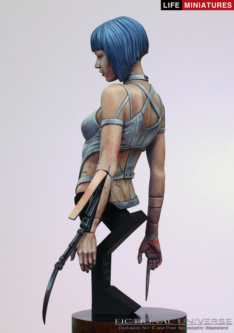 Life miniatures VIOLENCE UNDER THE SKIN BUST