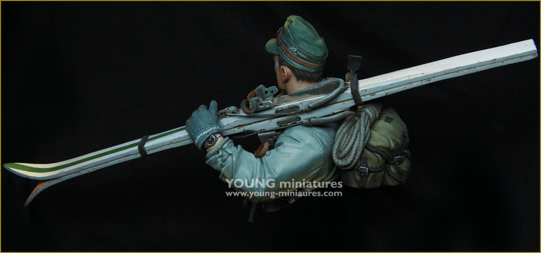 Young Miniatures WWII German Ski Jäger  1/10 Bust Resin YM1896 BUST