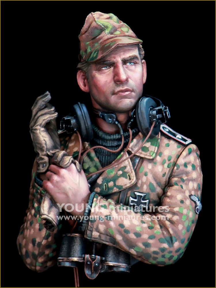 Young Miniatures SS Panzer Offier WWII  1/10 Bust Resin YM18100 BUST
