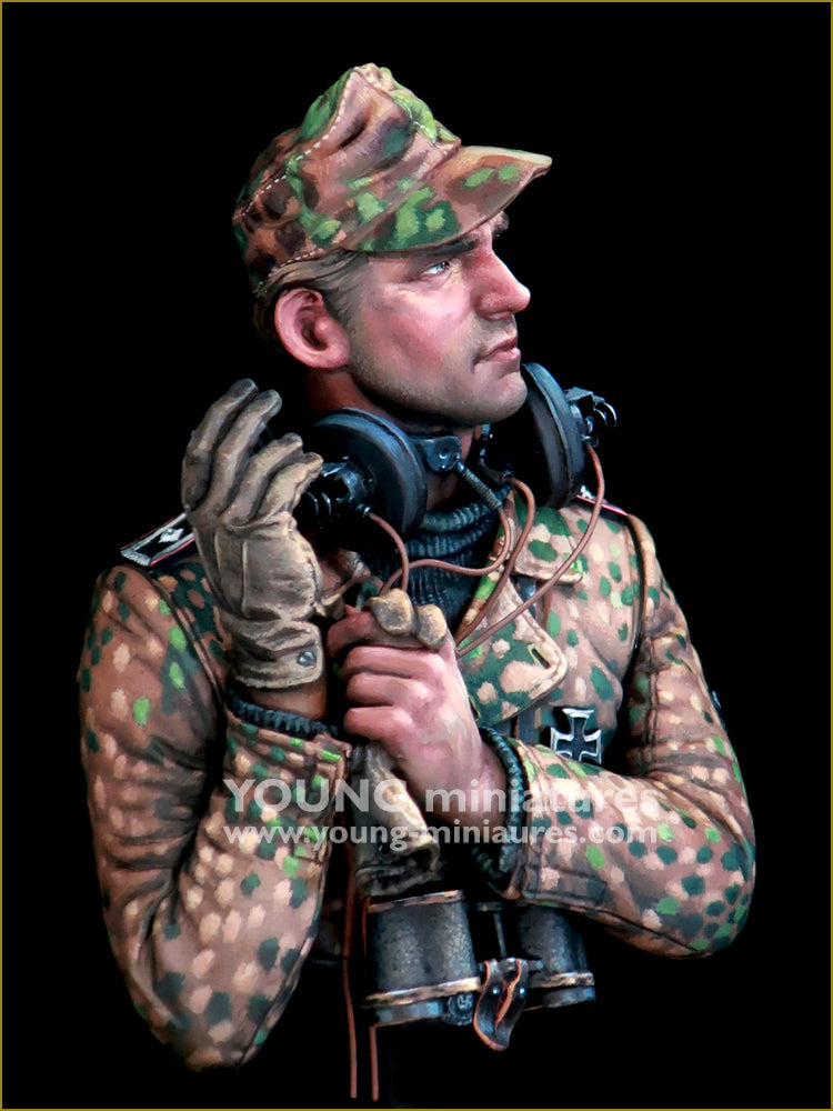 Young Miniatures SS Panzer Offier WWII  1/10 Bust Resin YM18100 BUST