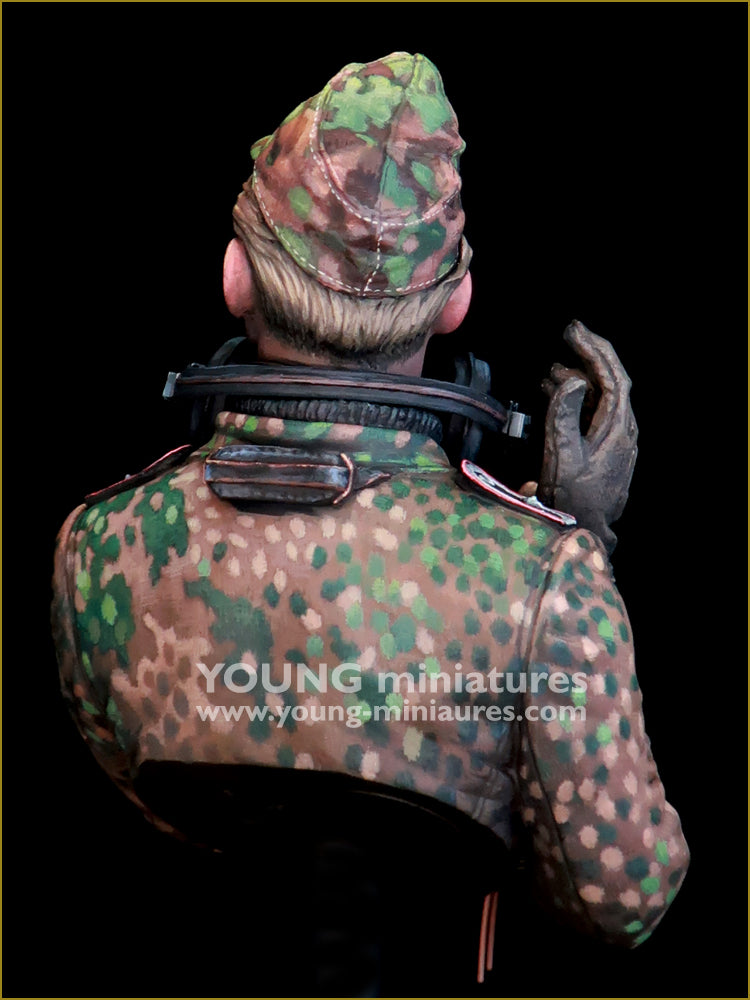 Young Miniatures SS Panzer Offier WWII  1/10 Bust Resin YM18100 BUST
