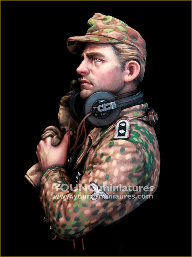Young Miniatures SS Panzer Offier WWII  1/10 Bust Resin YM18100 BUST