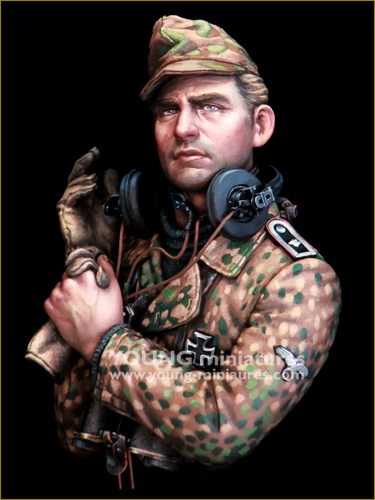 Young Miniatures SS Panzer Offier WWII  1/10 Bust Resin YM18100 BUST