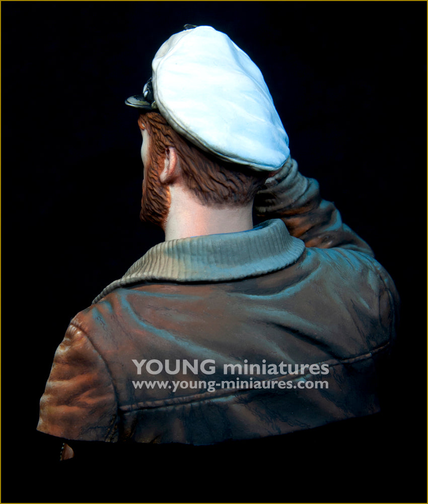 Young Miniatures U-Boat Officer WWII - "Der Heimkenhrer"  1/10 Bust Resin YM18102 BUST