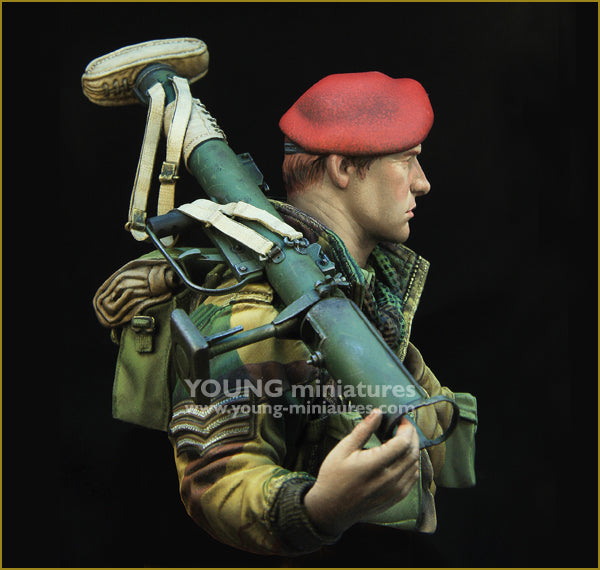 Young Miniatures British Airborne WWII with PIAT  1/10 Bust Resin YM1871 BUST