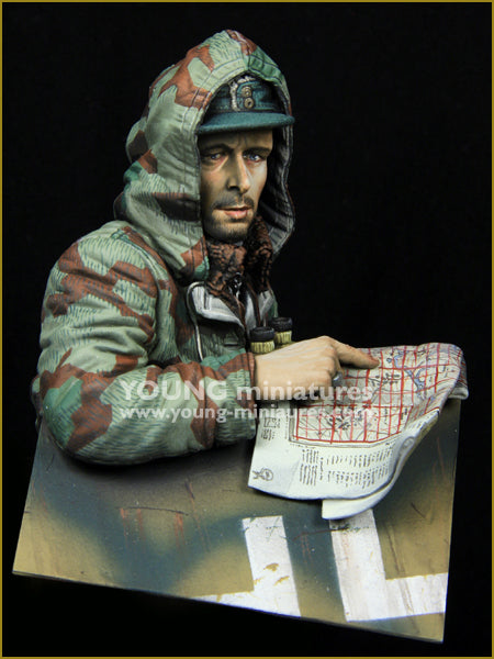 Young Miniatures Kampfgruppe Officer Russia 1943 'Ostwind'  1/10 Bust Resin YM1886 BUST