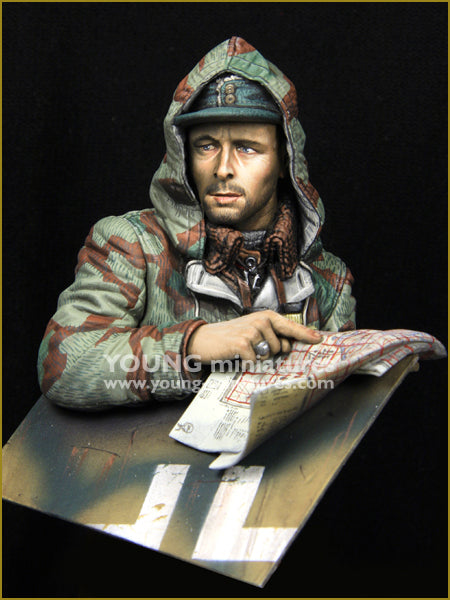 Young Miniatures Kampfgruppe Officer Russia 1943 'Ostwind'  1/10 Bust Resin YM1886 BUST