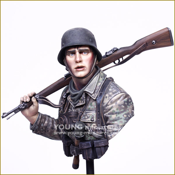 Young Miniatures YOUNG GERMAN SOLDIER WWII  1/10 Bust Resin YM1895 BUST