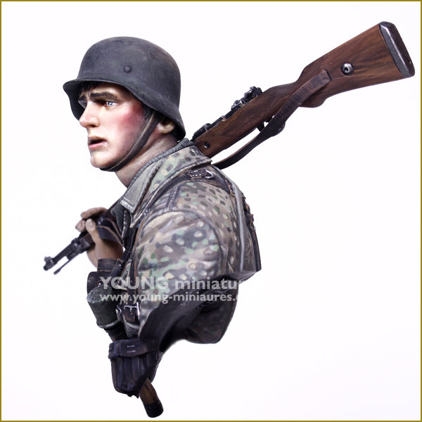 Young Miniatures YOUNG GERMAN SOLDIER WWII  1/10 Bust Resin YM1895 BUST